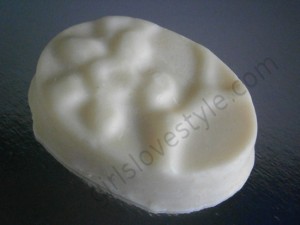 Review - Lush Each Peach (And Two's A Pair) massage bar