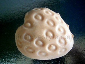 Review - Lush Strawberry Feels Forever massage bar